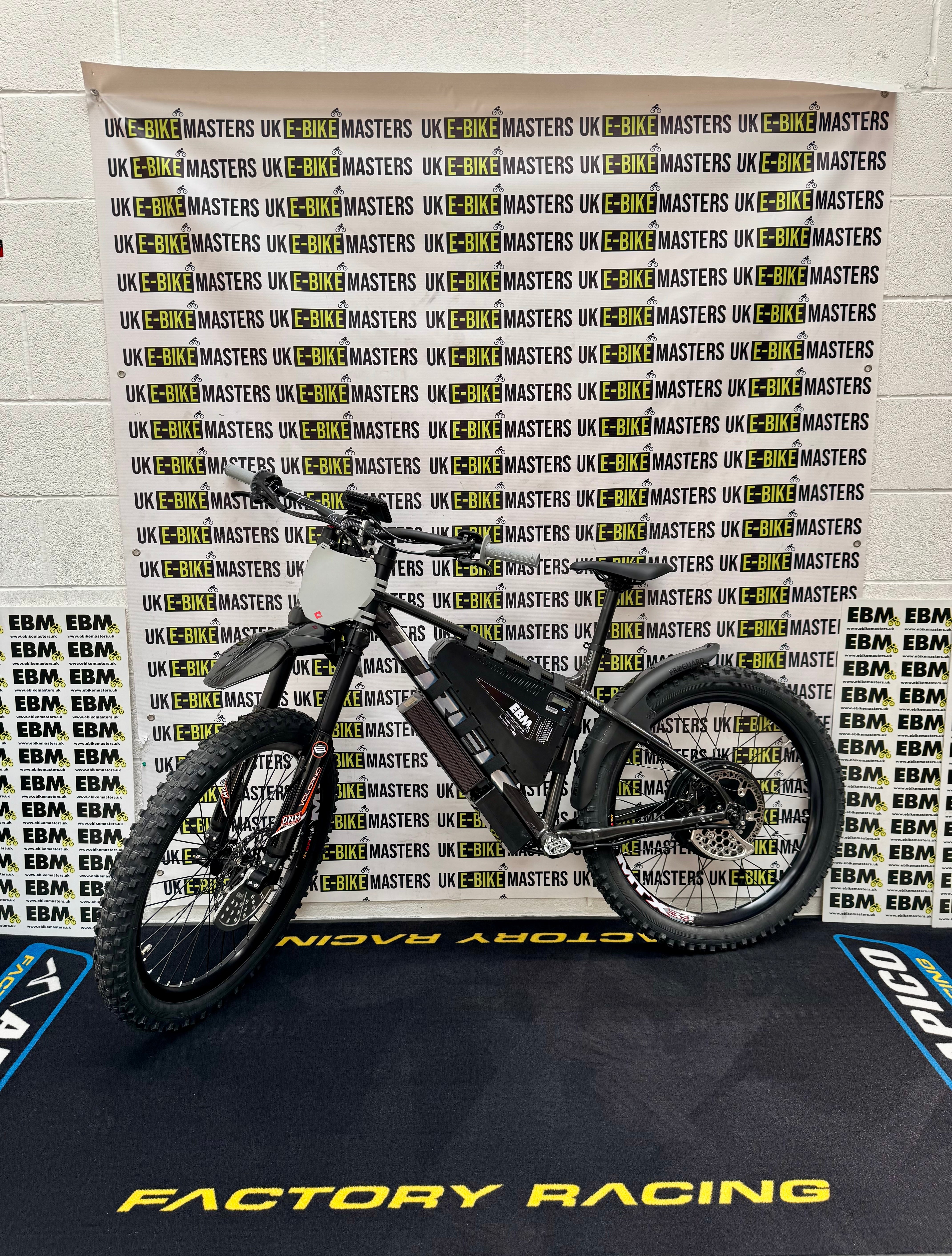 Trek Marlin 72V 20AH Black Silver